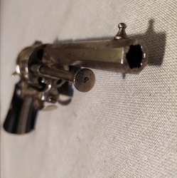 Francouzský gravírovaný revolver 320CF