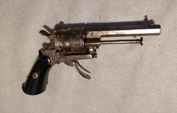 Francouzský gravírovaný revolver 320CF