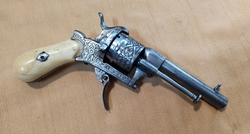 kapesní gravírovaný revolver 7mm 