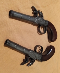 párové křesadlové pistole s dělovou hlavní