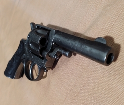 znehodnocený gravírovaný revolver .38