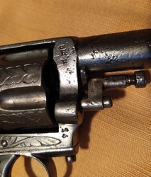 znehodnocený gravírovaný revolver .38