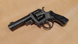 znehodnocený gravírovaný revolver .38