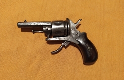 revolver .320CF typ Bulldog na opravu