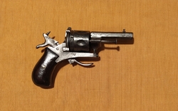 revolver .320CF typ Bulldog na opravu