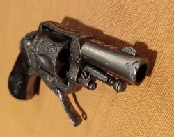 kapesní revolver Hammerles .320