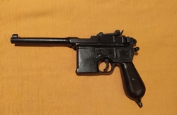 replika pistole Mauser C96