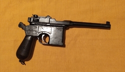 replika pistole Mauser C96