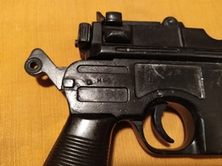 replika pistole Mauser C96