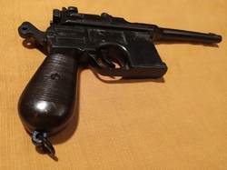 replika pistole Mauser C96