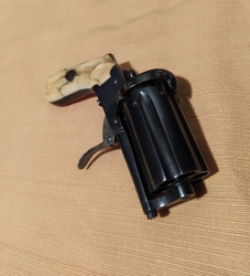 Kapesní revolver ,,Pepperbox"