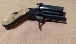 Kapesní revolver ,,Pepperbox"